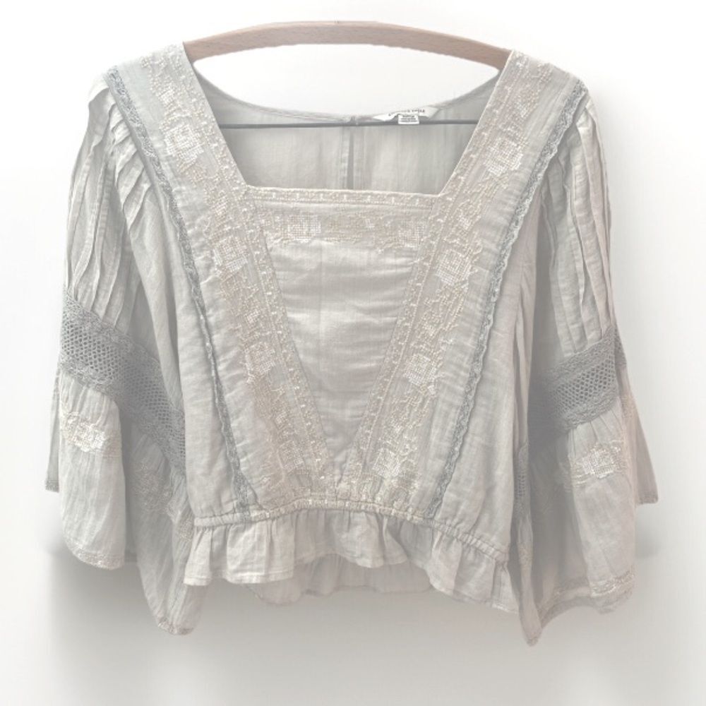 AMERICAN EAGLE Embroidered Bell Sleeve Blouse Women’s Small Boho Peasant Hippie - Picture 2 of 13